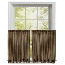 Black Star Tiers - Scalloped 72x36