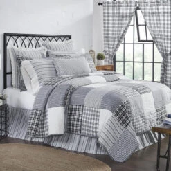 Sawyer Mill Black Quilt